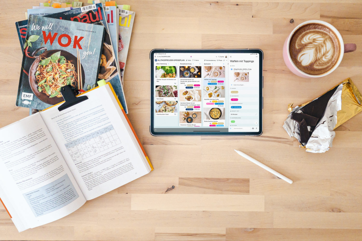 Speiseplanung mit Kochbüchern und iPad